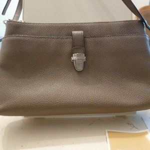 Michael Kors Mercer Large Snap Pocket Pebbled Leather Crossbody bag with Clutch